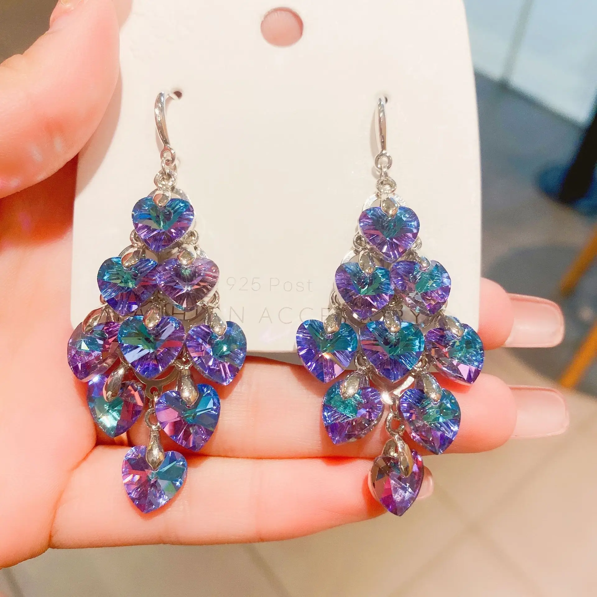 Women\'s earrings long crystal drop for women rhinestone Jewelry new in Personality Glossy color Vintage hanging jewellery gift