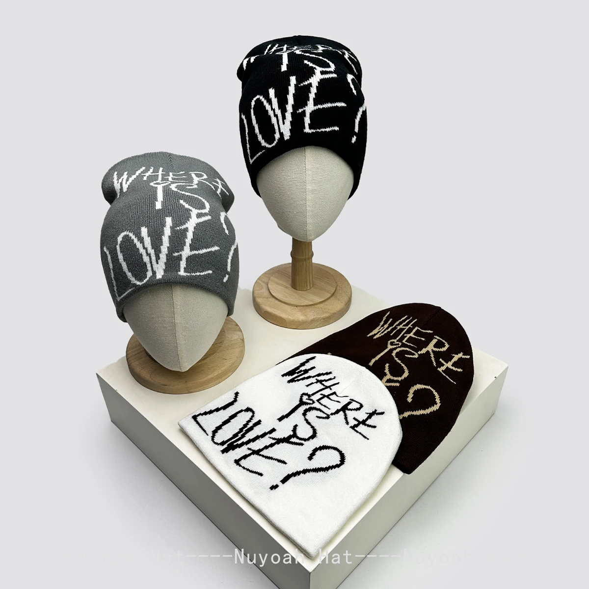 

New Men Women Korean Jacquard Letters Knitted Hats Casual Warm Personal Fashion Outdoor Beanies Simple Versatile Couple Niche