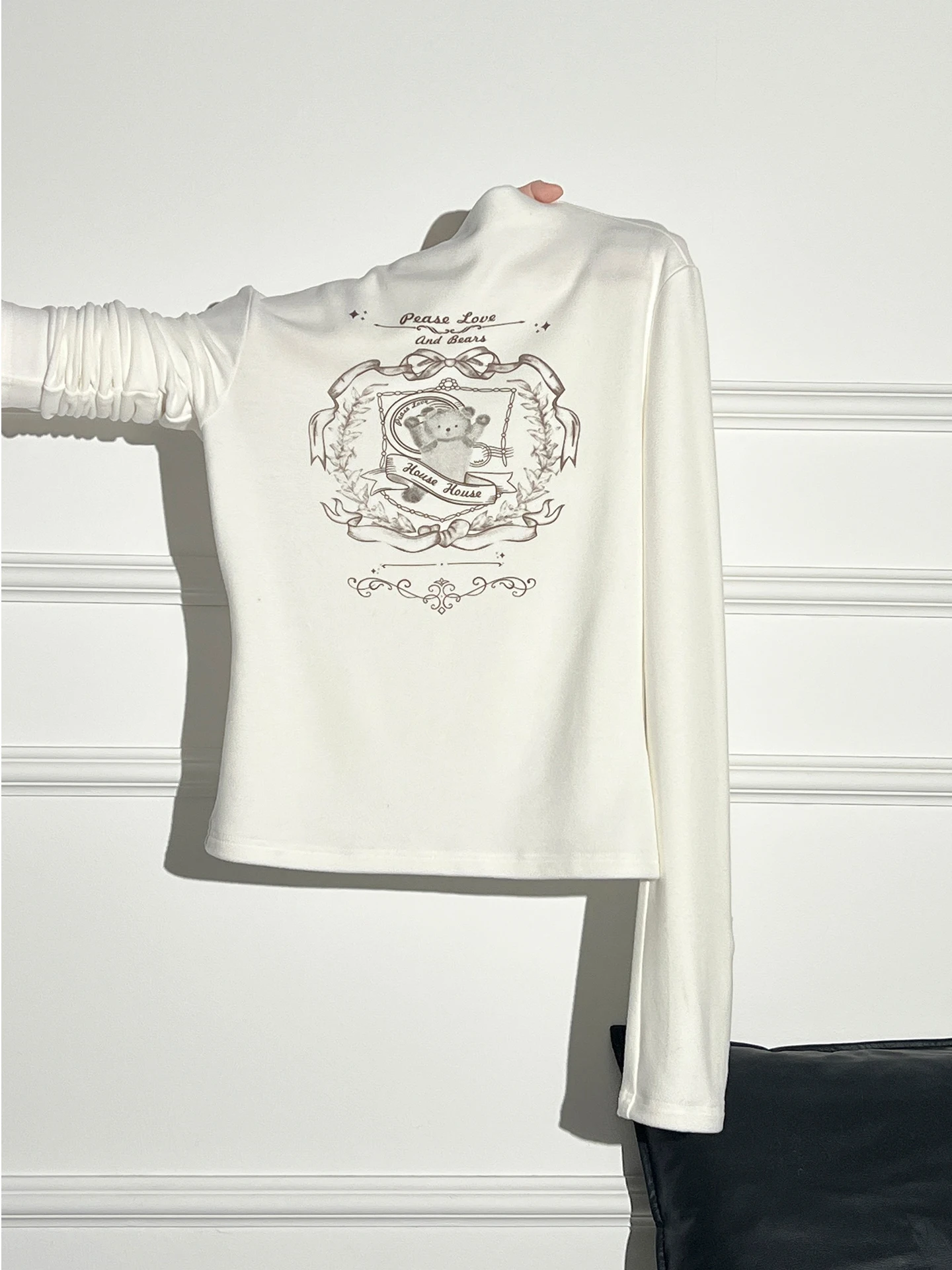 เสื้อกันหนาวพิมพ์ลายหมี คอกลม แขนยาว ผ้าโพลีเอสเตอร์ ใส่สบาย เหมาะสำหรับเดินทาง ฤดูใบไม้ร่วง ฤดูหนาว