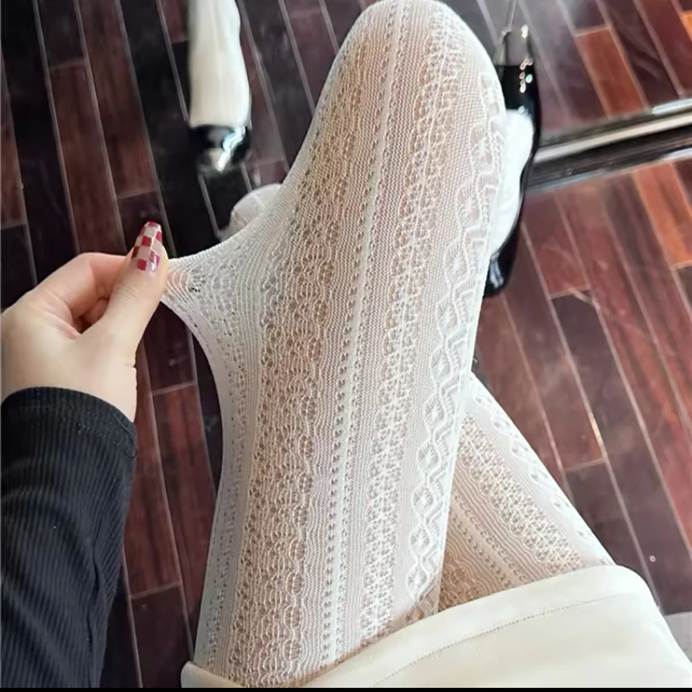 

Женские черно-белые сексуальные ажурные кружевные сетчатые чулки в стиле Лолиты, колготки, японские готические чулки из ротанга с цветочным принтом, популярные классические колготки