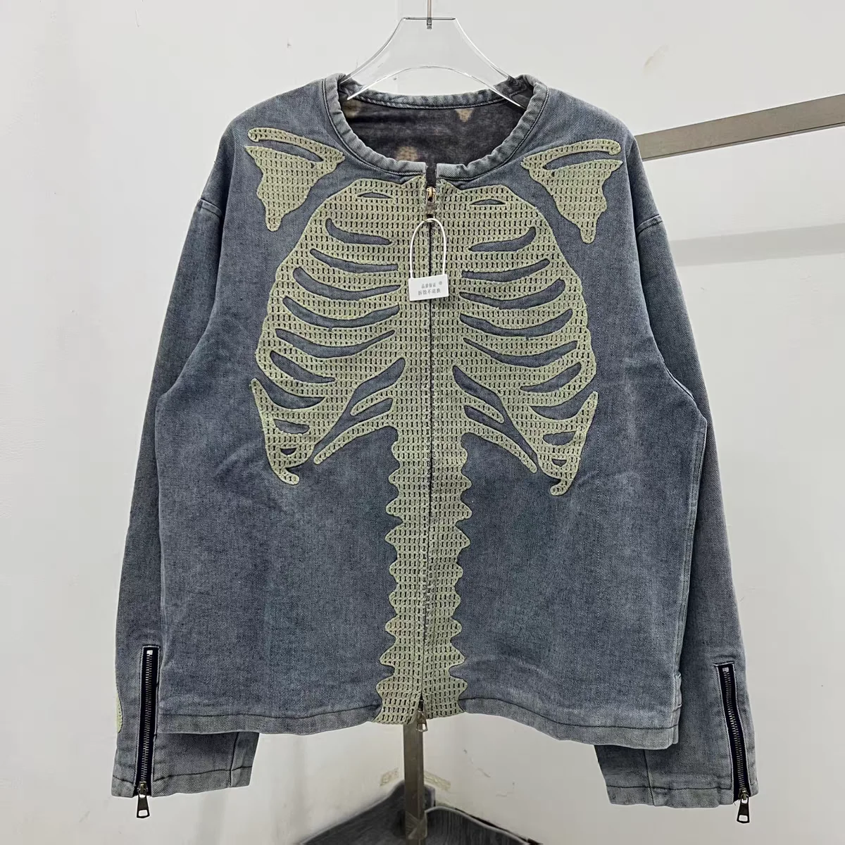 

Джинсовая джинсовая вышивка костей, свободная потертая куртка из тяжелой ткани для мужчин и женщин, куртки высокого качества, пальто