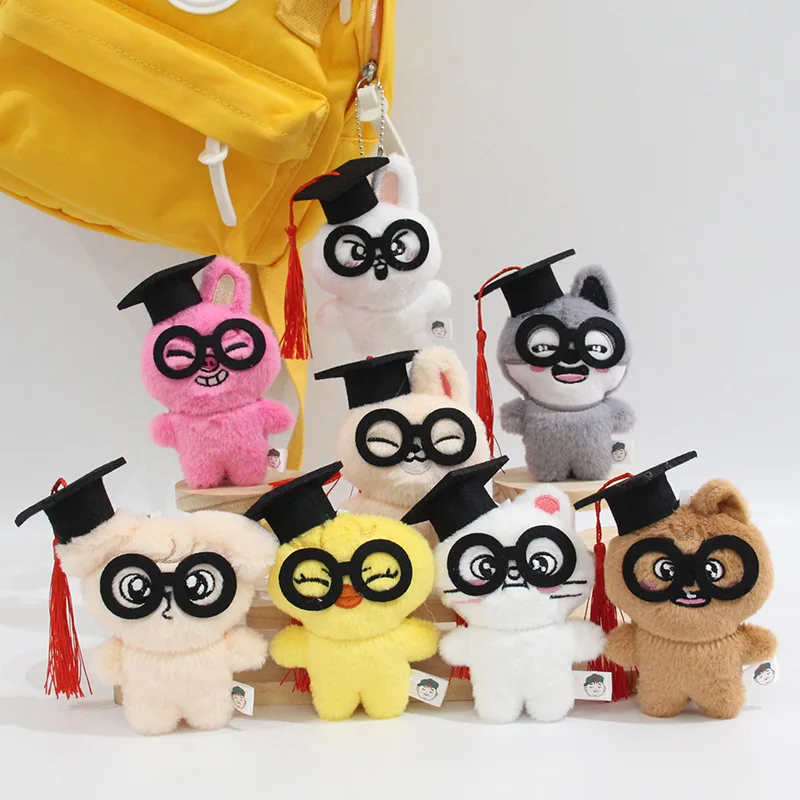 8 قطع جديدة من سلسلة المفاتيح الدمية اللطيفة من skzoo، حقيبة مدرسية لطيفة وحساسة، قلادة سيارة، هدايا دعم مروحة الأطفال في الشارع