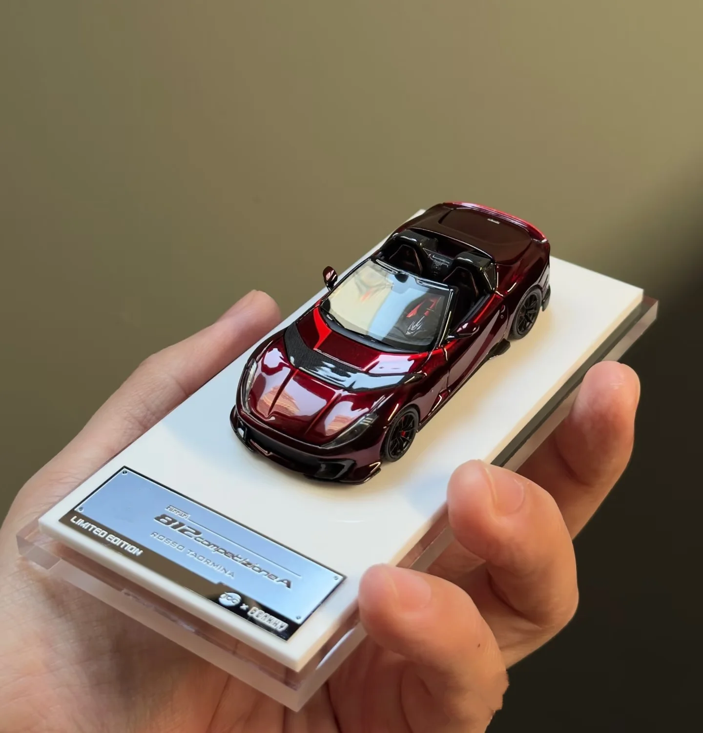 FUME FUELME X DRAKHY 1/64 Ferrari 812ca Taormina Red Limited Edition Resin Collectible Gift Set