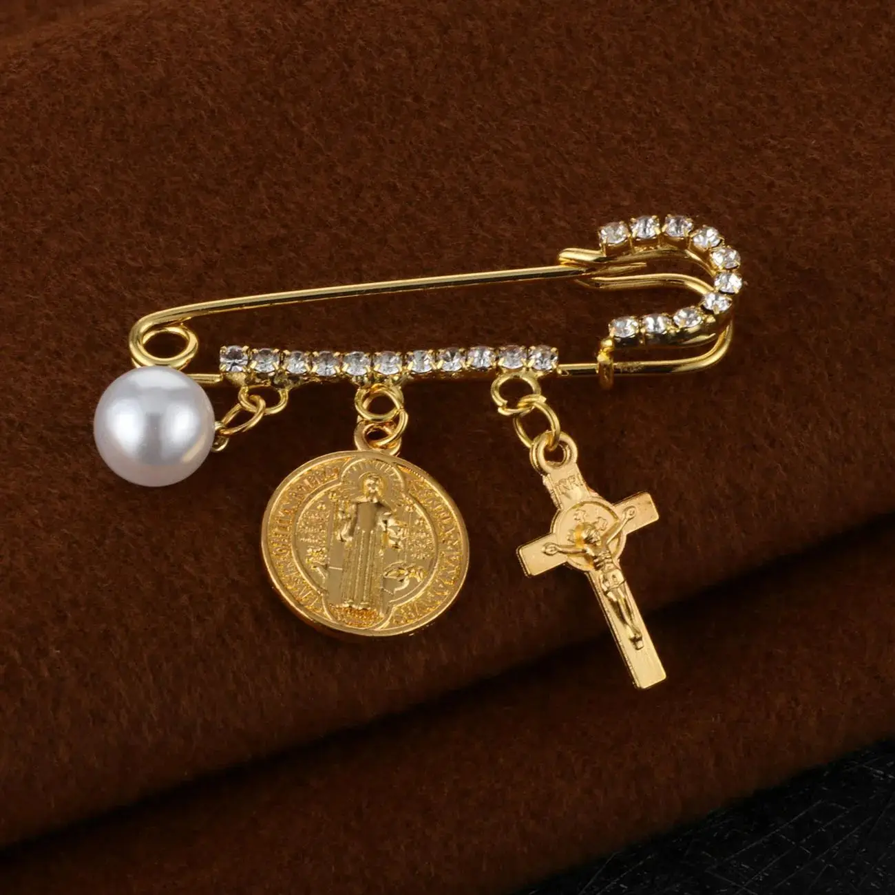 Kruzifix Christus Jesus Kreuz Charm Brosche Katholischer Heiliger Benedikt Medaille Büroklammer Brosche Anstecknadel Schmuck Accessoires Geschenke