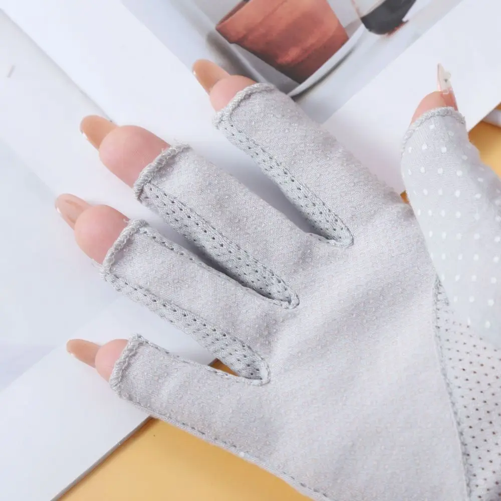 Lightweight Sun Protection Gloves Half Finger Design Anti UV Driving Mittens Non Slip Grip Breathable Summer Accessories