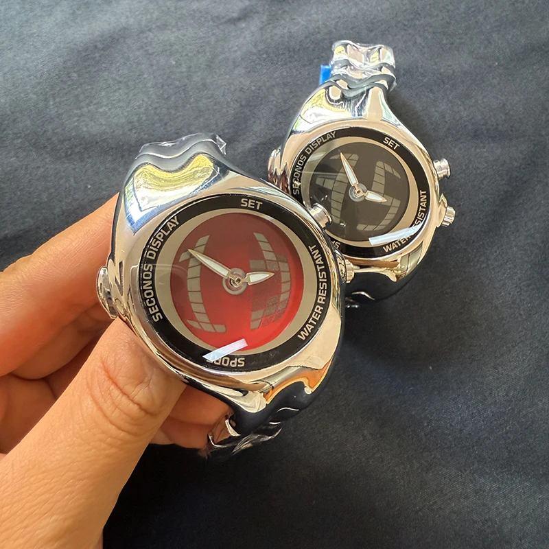 Nouvelle Montre Homme Futuriste 2026 Style Cyberpunk Y2K Design Métal Liquide Quartz Double Affichage Étanche Luxe Sport Reloj Hombre