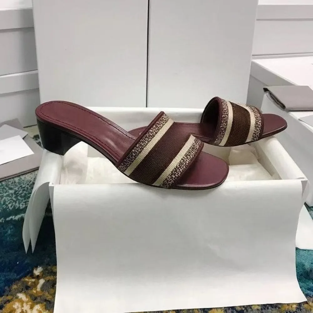 

Spring Summer New Women's Embroidered Chunky Heels Slides Luxury Letter Print Sandals Elegant Thick Heel Outdoor Slippers All-Matching Resort Chic Boho Glam Shoes Lightweight Orthopedic Comfort Insole Supportive Sole for Women Girls Party Wedding Guest