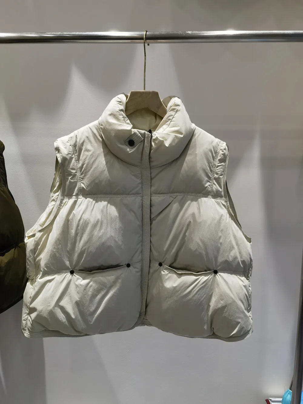 

Autumn Winter Thick Stand Collar Down Vest Women White Duck Down Sleeveless Loose Vest Female Solid Zipper Waistcoat Outerwears