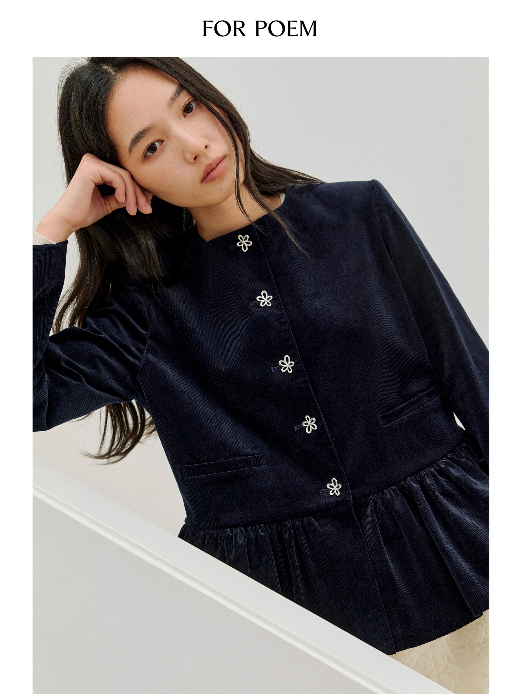 

ForPoem Original Design Vintage Metal Flower Button Cotton Velvet Coat Women's Ele Sle Pleated Long Sve ort Coat