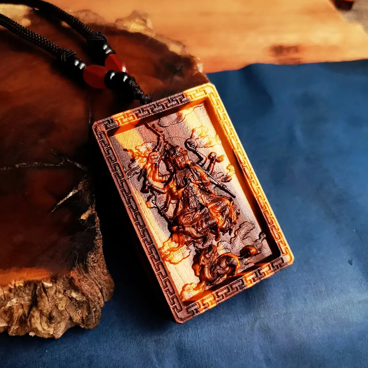 Natural lightning strike peach wood pendant, Doumu Yuanjun, huataisui pendant, Taoist magic weapon, and handicraft Pendant