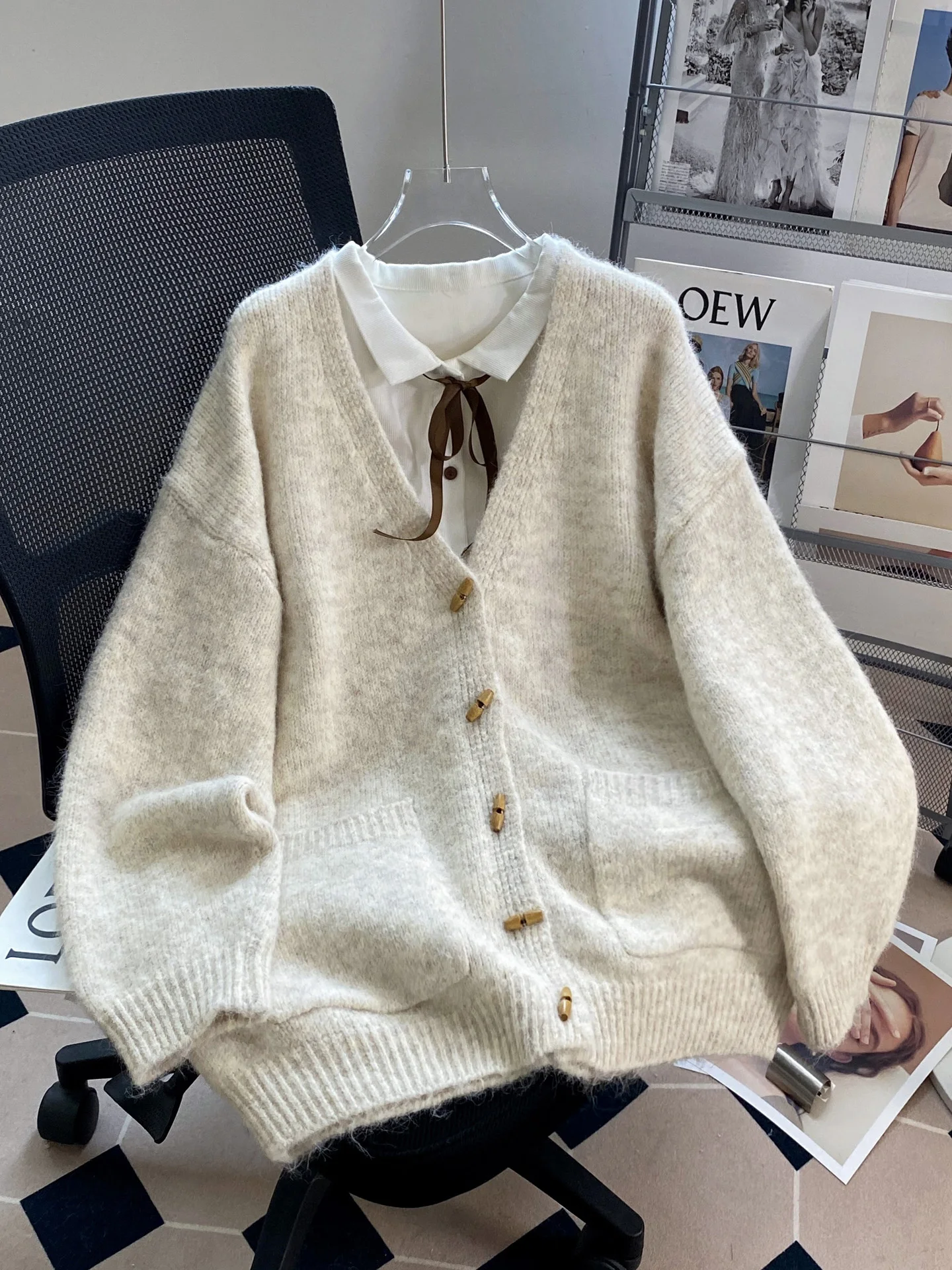 

2026 ленивый свободный свитер на пуговицах с рогами, кардиган, женское осенне-зимнее новое пальто, однотонная универсальная вязаная куртка для колледжа