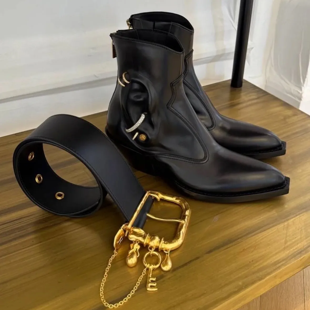 New Autumn/Winter Women's Vintage Brown Western Ankle Boots Unique Ear Decor Crystal Pointed Toe Block Heel Fashion Shortt Boots