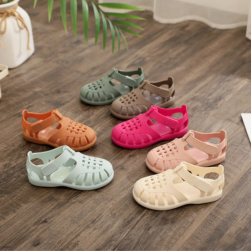 

New Summer Children's Baotou Sandals Kids Casual Boy Roma sandals soft soled retro girl baby jelly Beach shoes SO139