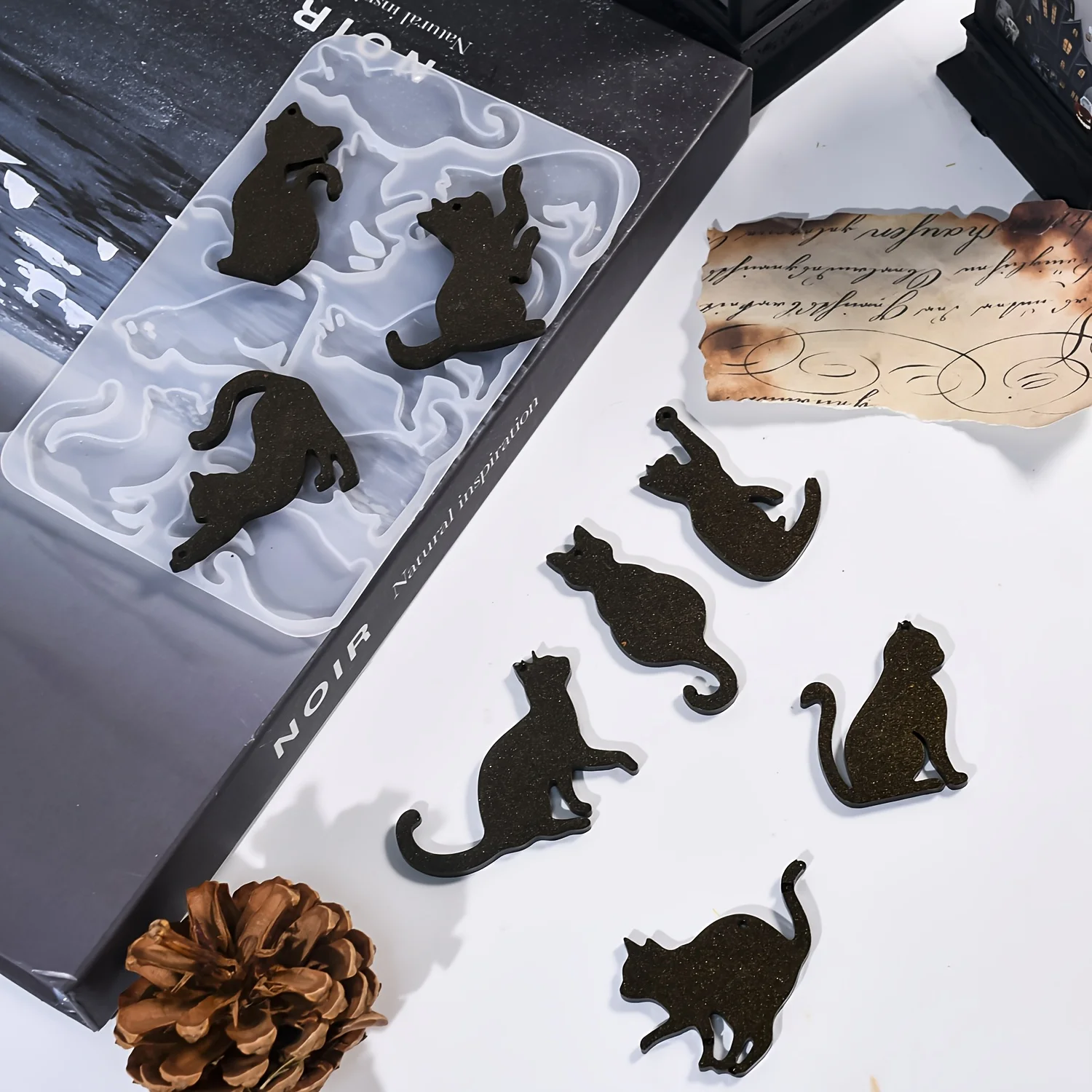 Harzgussformen, eine Art 8-fach verbundener Katzenanhänger aus Kristall-Epoxidharz für Ohrringe, Halsketten und Broschen-Accessoires – Detail 2