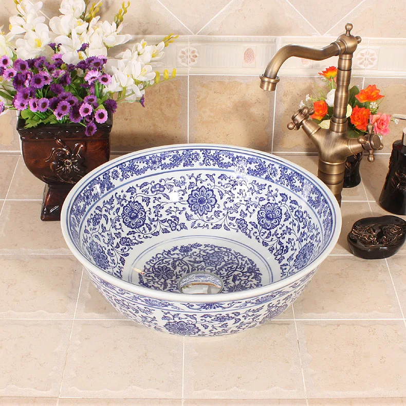 Chinese Conventional Blue And White Lotus Pattern Decorative Wash Basin