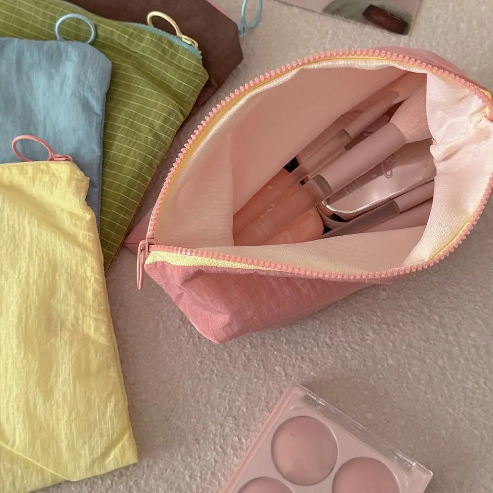 New Large Capacity Makeup Bag Nylon Plaid Pattern Cosmetic Case Zipper Closure Organizer Design Portable Clutch Purse For Women