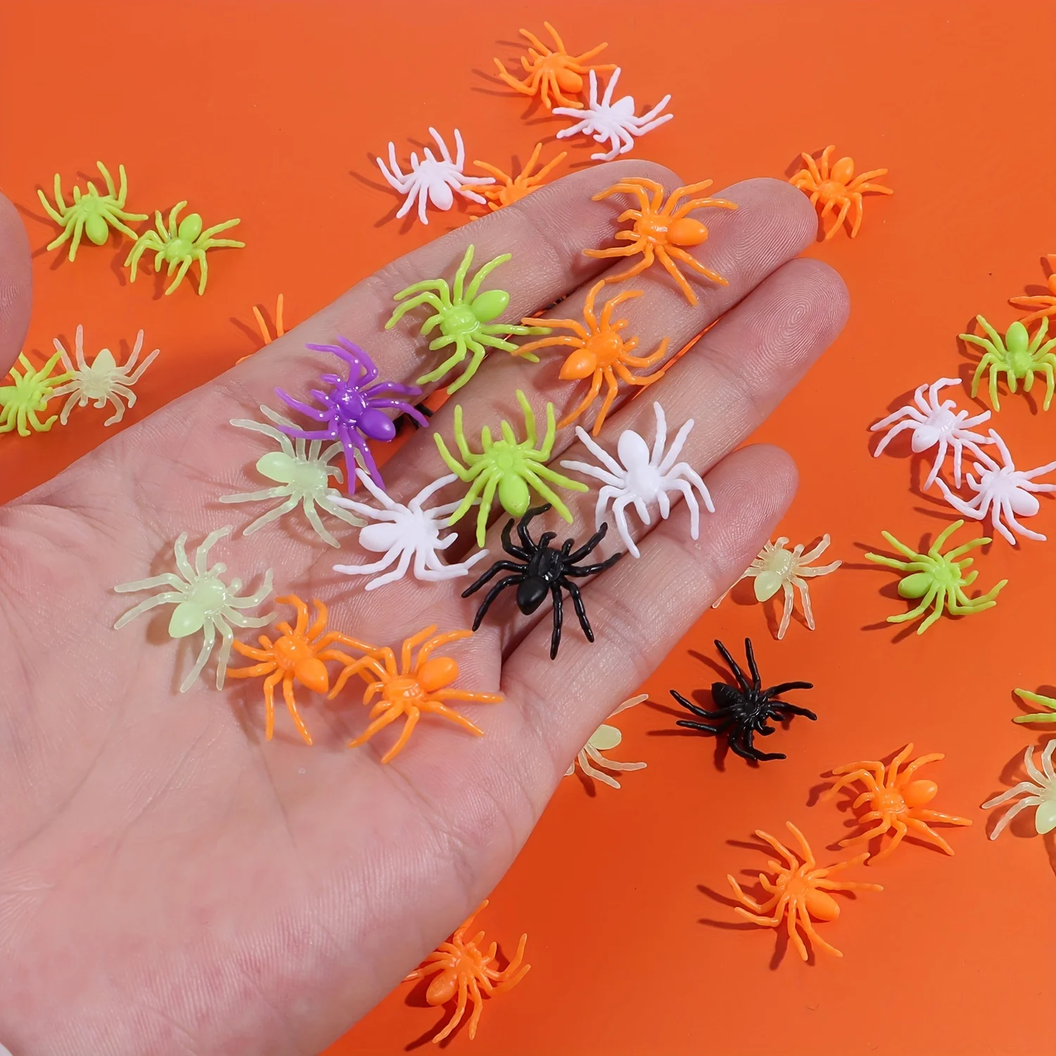 

100pcs/50pcs Plastic Halloween Spider Decorations Perfect for Creating A Haunting Atmosphere Christmas and Halloween Decorations
