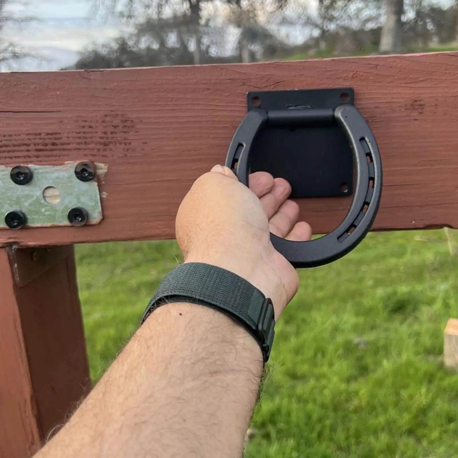 Horse Tie Up Ring Hitching Rings Barn Supplies With Expansion Screws For Outdoor Fence Stable Animal Containment Pasture Riding