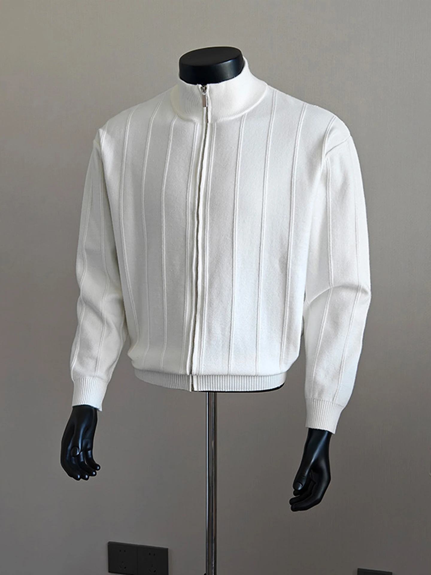 

Мужской вязаный кардиган с воротником-стойкой, осенний, премиум-класса, в полоску, с вышивкой, в американском стиле