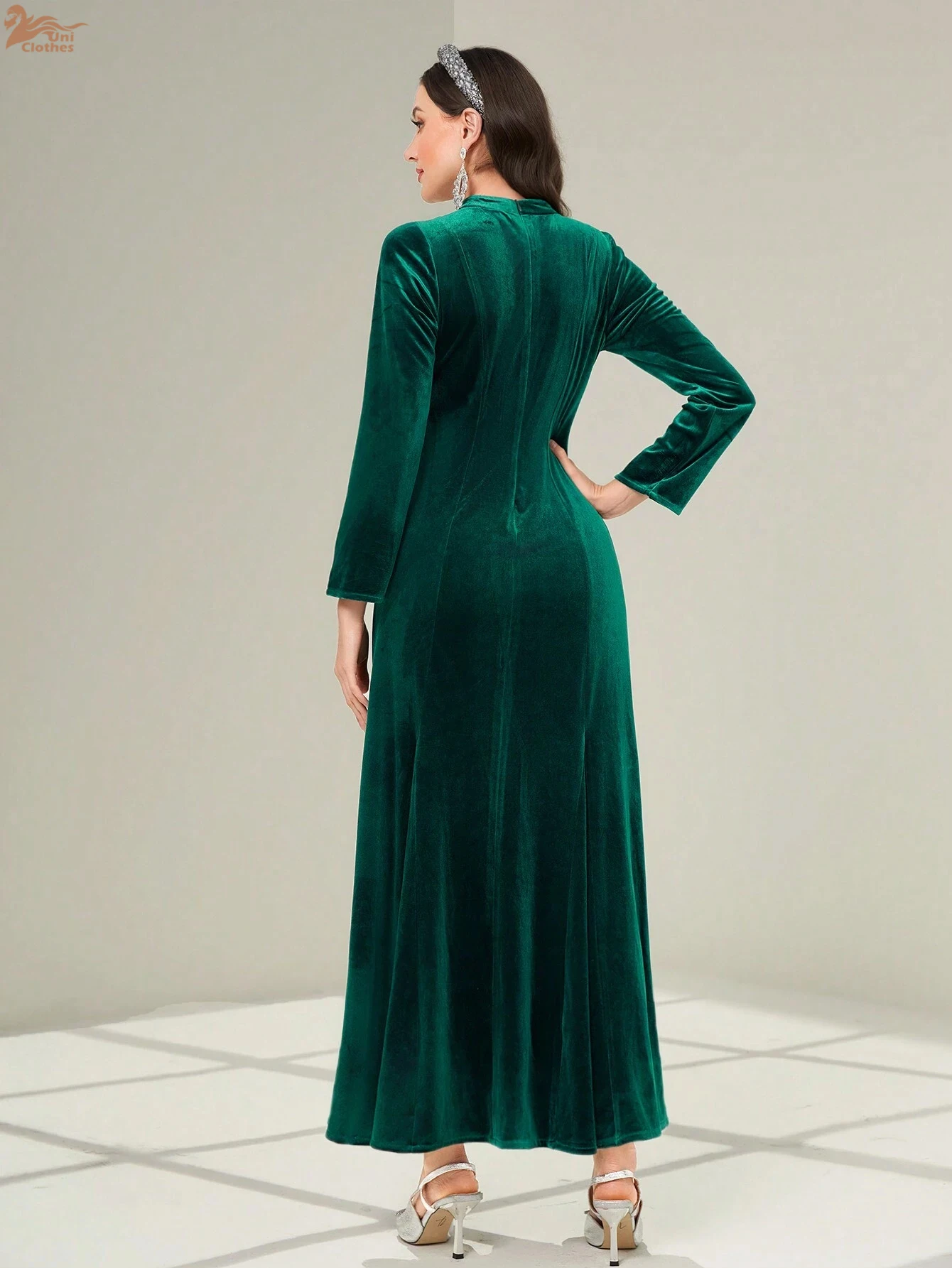 Uni Autumn Winter New Gold Velvet Abaya With Rhinestones Fashion Trumpet Dress Solid Kaftan 2025