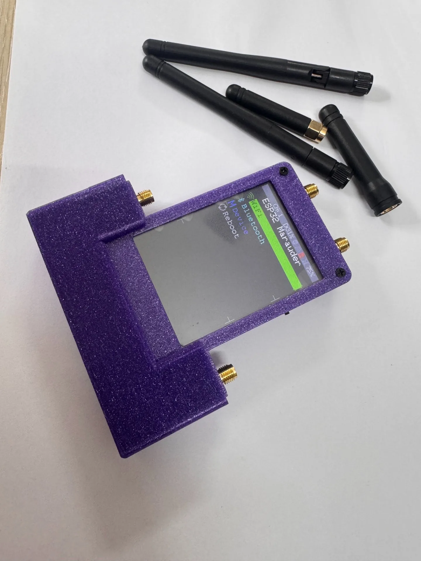 وحدة متعددة الوظائف مع شاشة 2.8 بوصة، WiFi، 433M RF، GPS – V2 نسخة مطورة لـ Flipper Zero