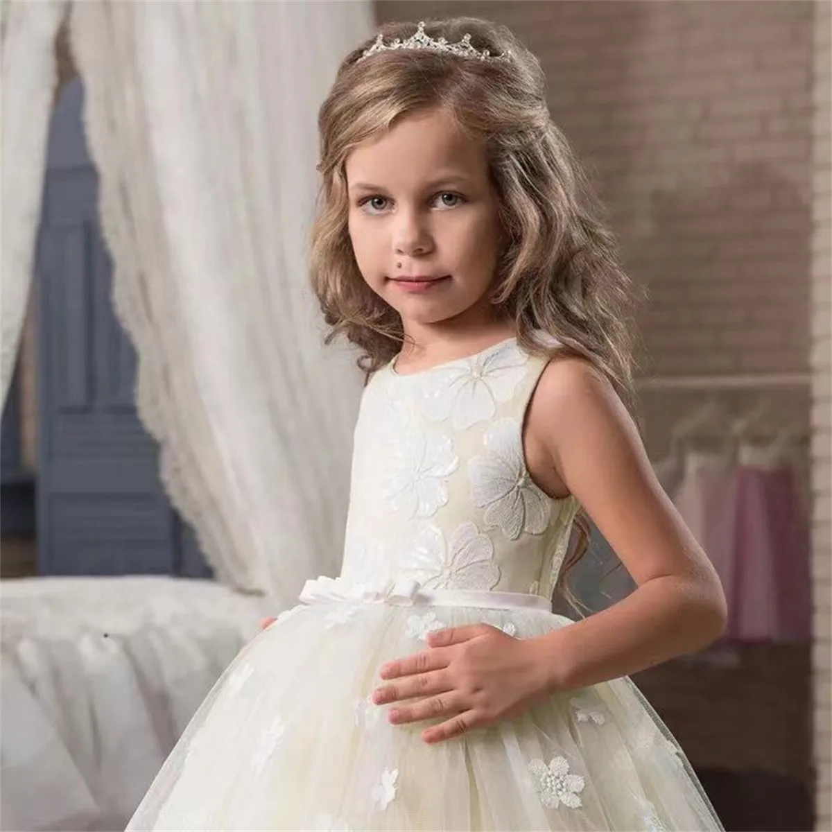 Vestidos bordados florais para crianças, Vestidos Princesa Flower Girl para casamento, Laço de tule sem mangas, Vestidos de festa da primeira comunhão