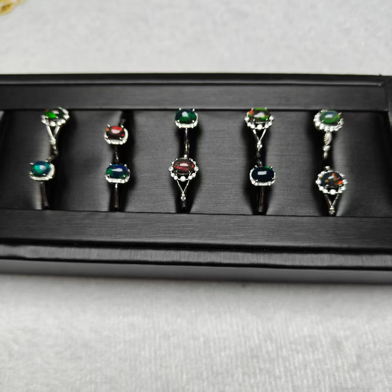 Natürlicher schwarzer Opal, verschiedene Designs, Ringdesign, trendig und vielseitig, schlicht und modisch, Damenring, Geschenk für Paare, Großhandel – Detail 1