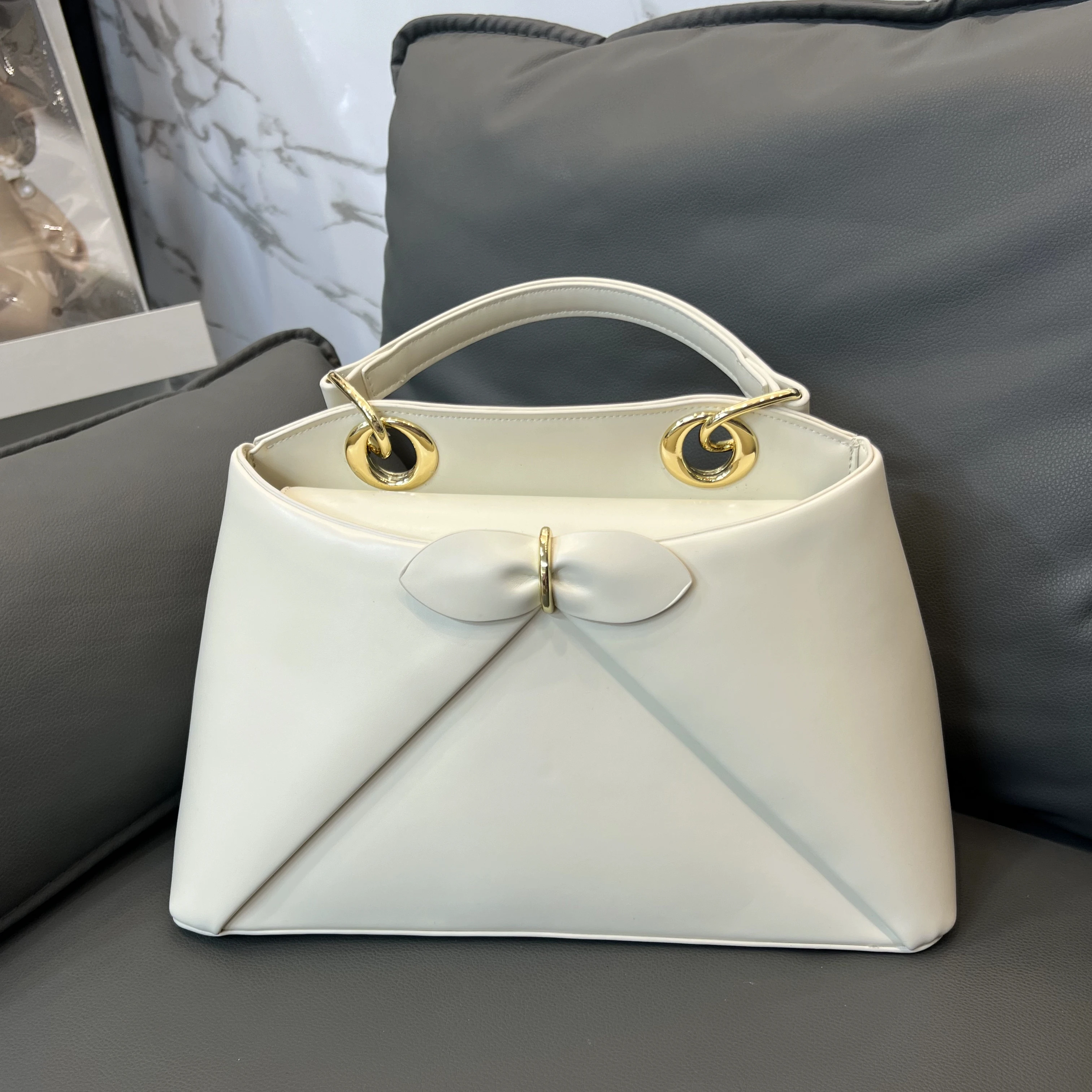 2026 Spring New Women Handbag French Minimalist Luxury Designer Bag Simple Commuter Shoulder Bag Fashion Single Shoulder Bag for