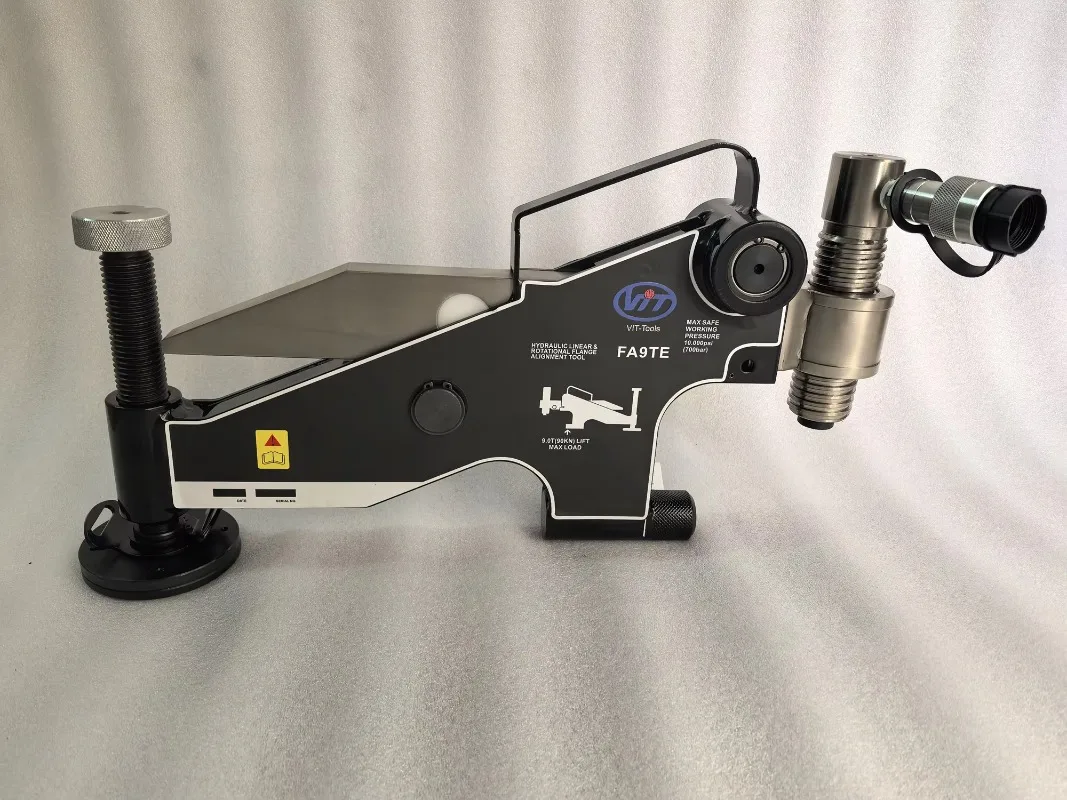 

Рвные механические инструменты для выравнивания фланцев FA4TM Максимальная подъемная сила 4T Толщина фланцевой стенки 30-133 мм Отверстие для болта 24 мм