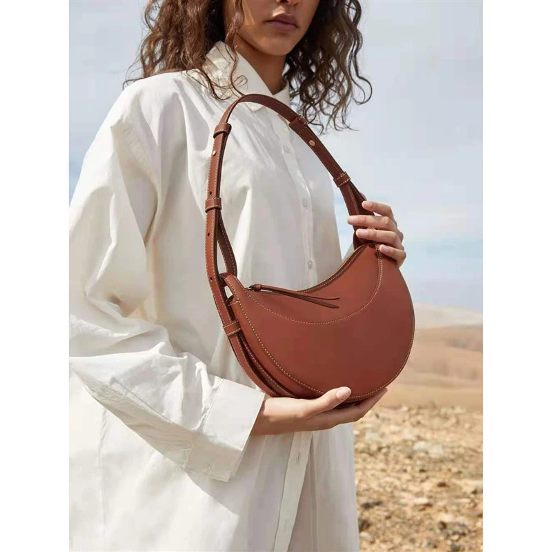 Small niche design, high-end texture crossbody crescent bag, women's genuine leather armpit saddle bag