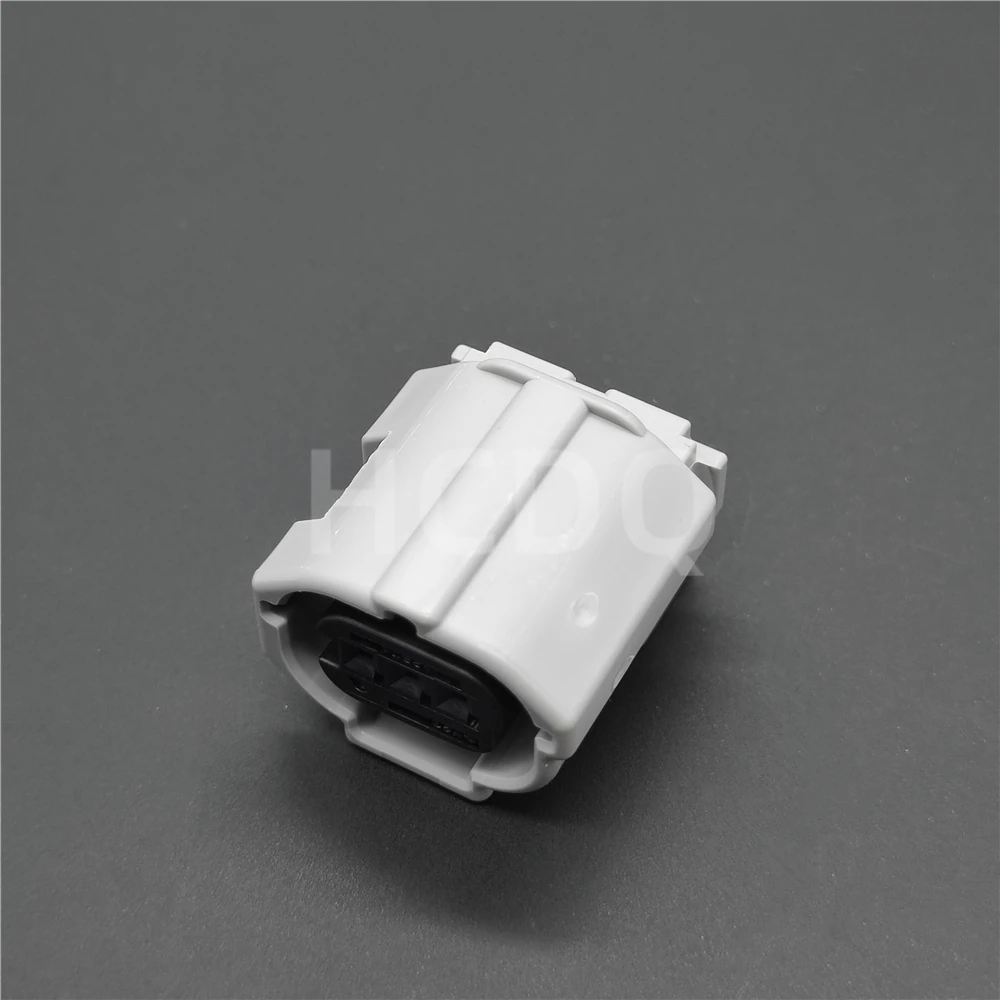 Brand new original high-quality automotive connector 6189-1130 waterproof plastic plug sheath shell