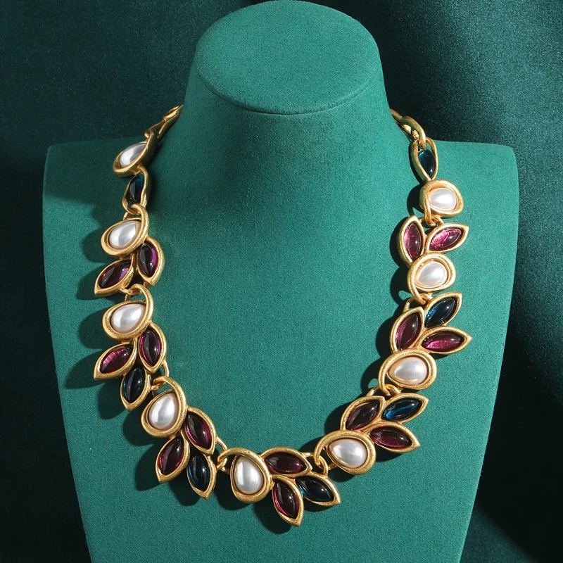 

Vintage Leaf Pearl Necklace Woman Choker Rose Pink Glass Glaze Beautiful Wedding Antique Gold Color Luxury Designer Jewelry 2025