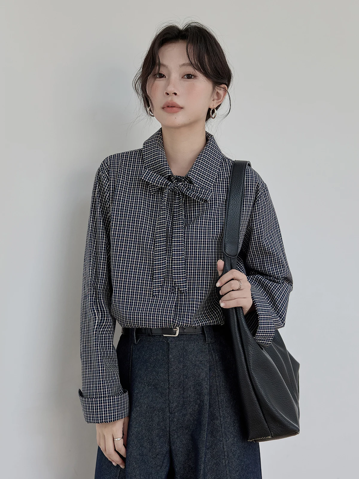 

HuiXi id Belted Long Sve Women's irt Winter 2025 New Small Design Versatile Cheered irt Korean Sle Loose Fit