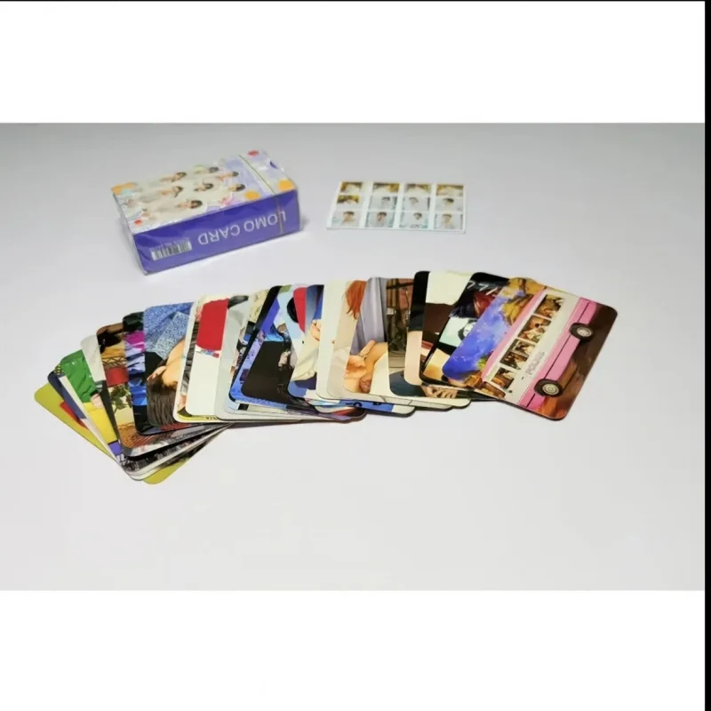 

92Zhang B/T Boy band's new album collection card，Box contains60ZhangLOMOCard and32Set of mini stickers。High-definition image，Hol