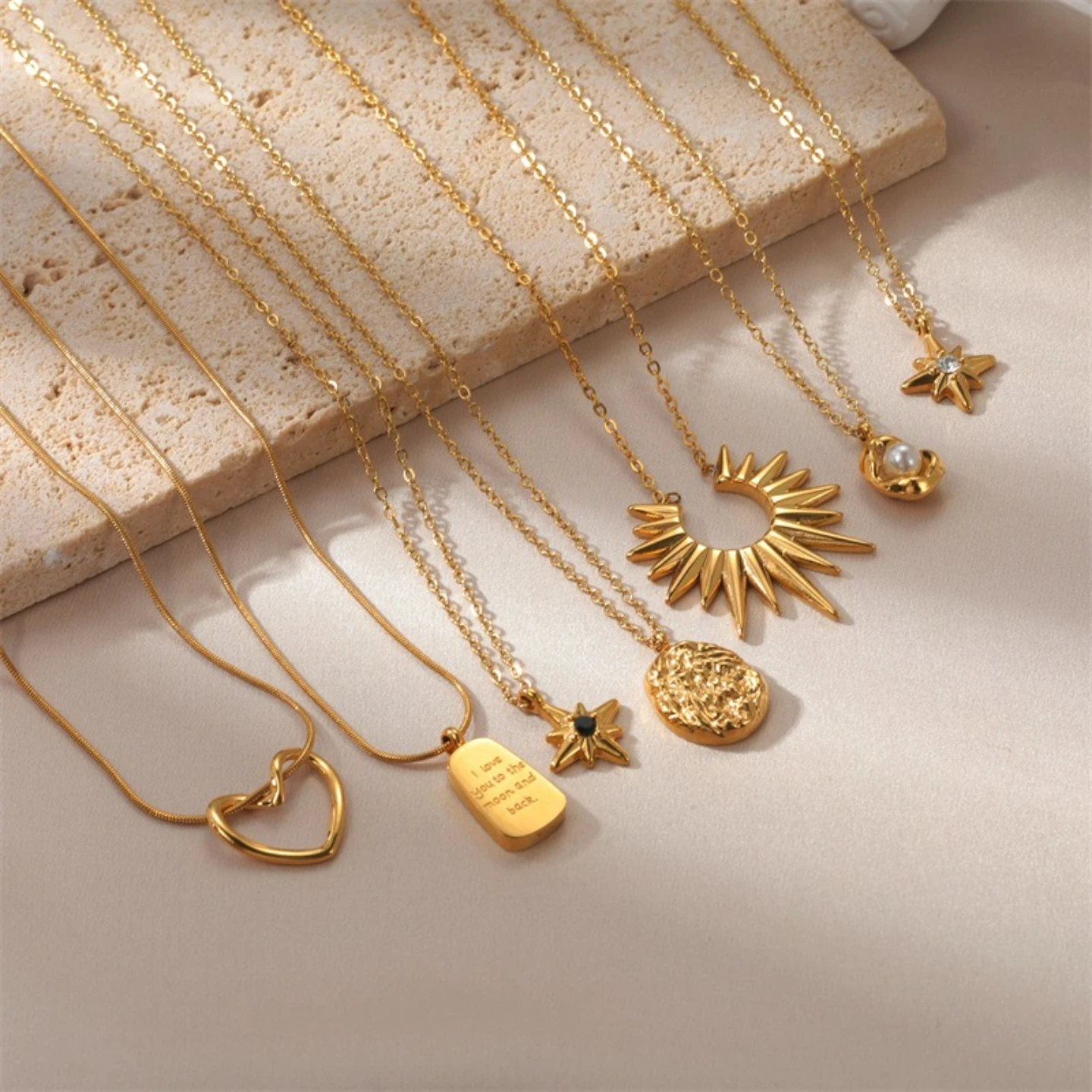 

Fashion temperament stainless steel pendant necklace personalized design sense 18k gold titanium steel pendant women