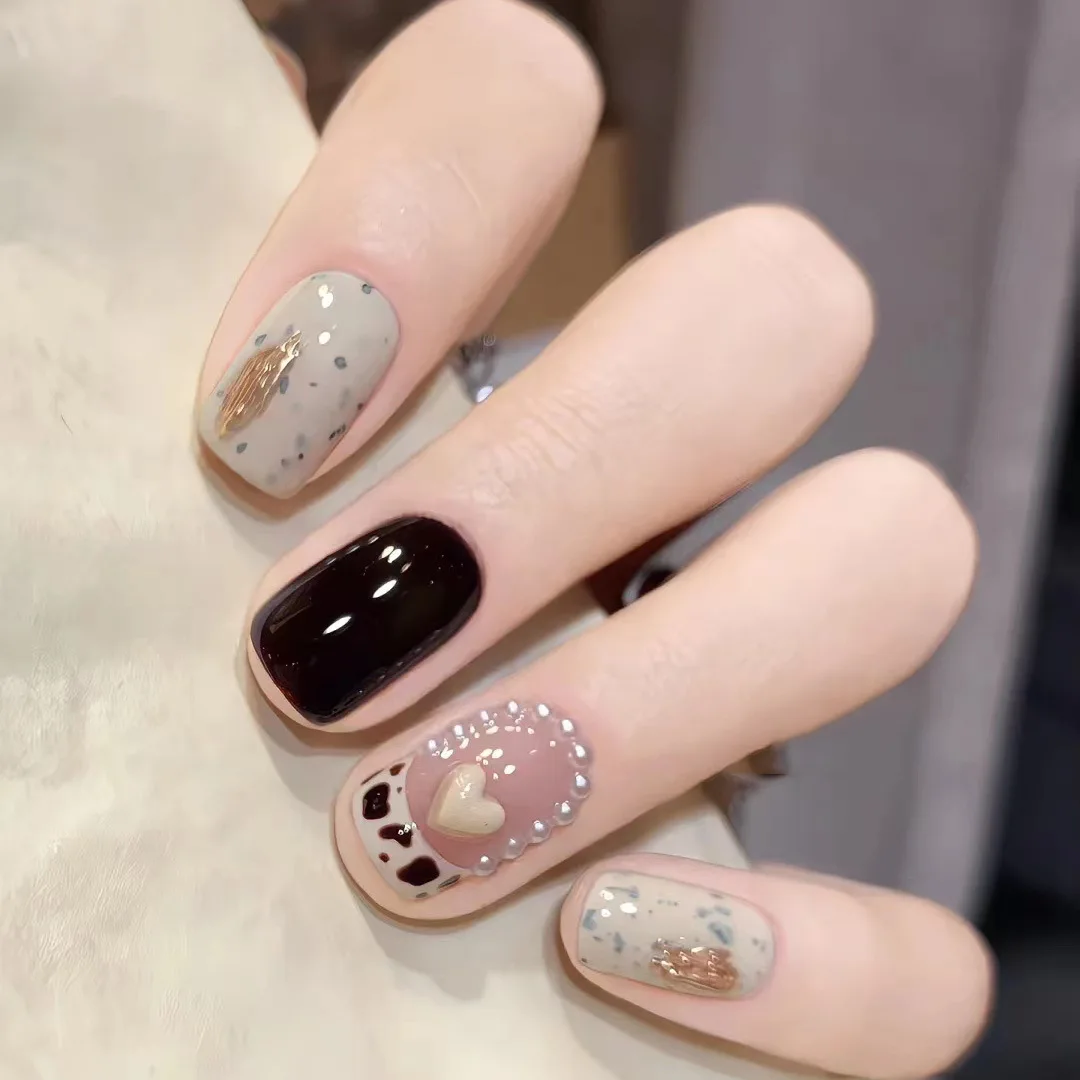 Tea Brown Cow Pattern Beautiful Pure Desire Heart Pearl Women Wearing Nail Enhancement Amber Halo Stained Fake Nail Patch