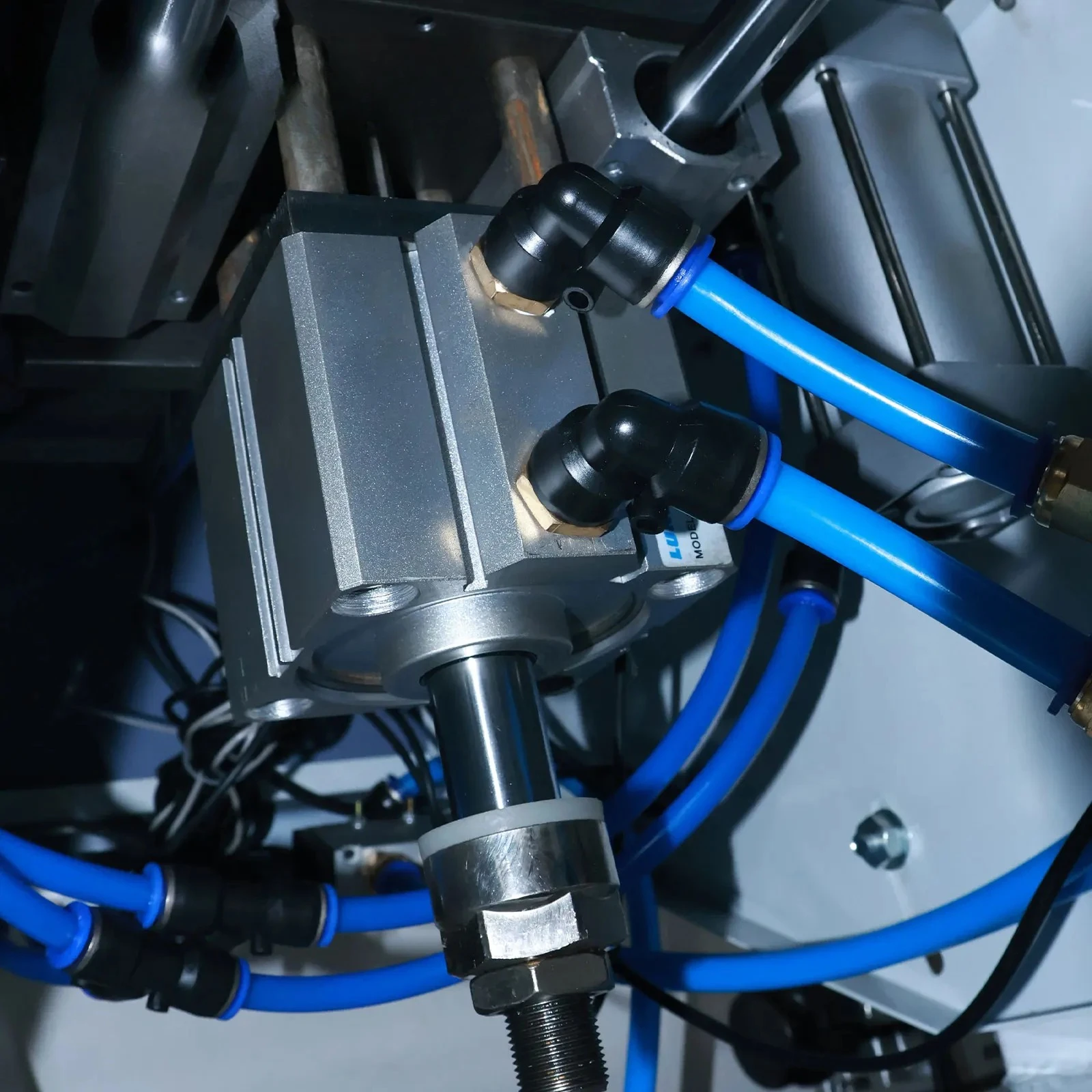 X0909 TS-J37 Auto Photo Frame Underpinner Picture Frame Wood Working Machine Pneumatic Joint Machine