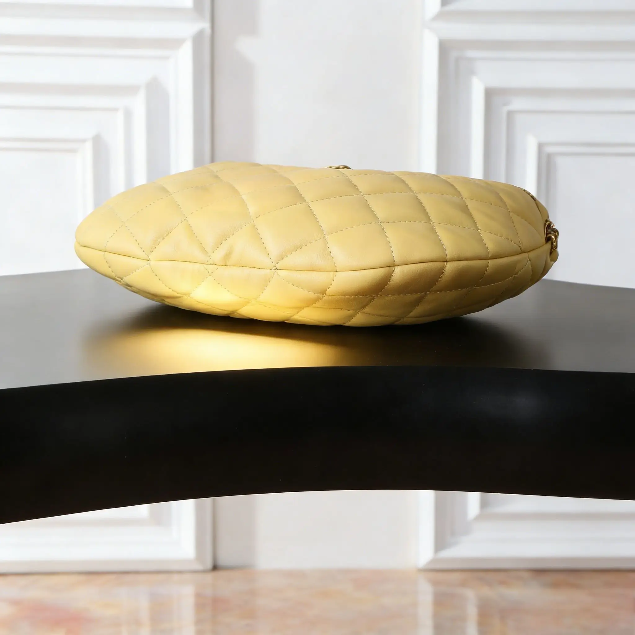 

2025 New Pastel Yellow Quilted Cloud Bag，Elegant Casual Handbag Design Bag.