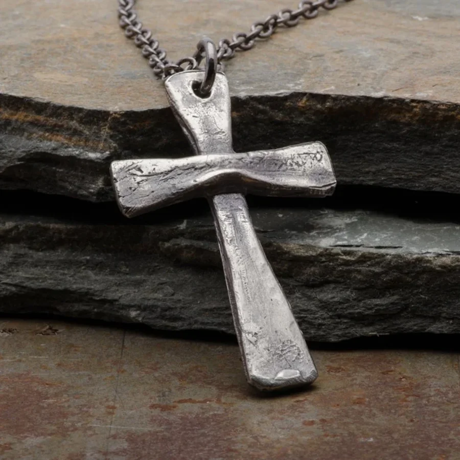 

Fashionable and creative cross necklace as a jewelry gift for women's birthday parties and anniversaries aesthetic pendants