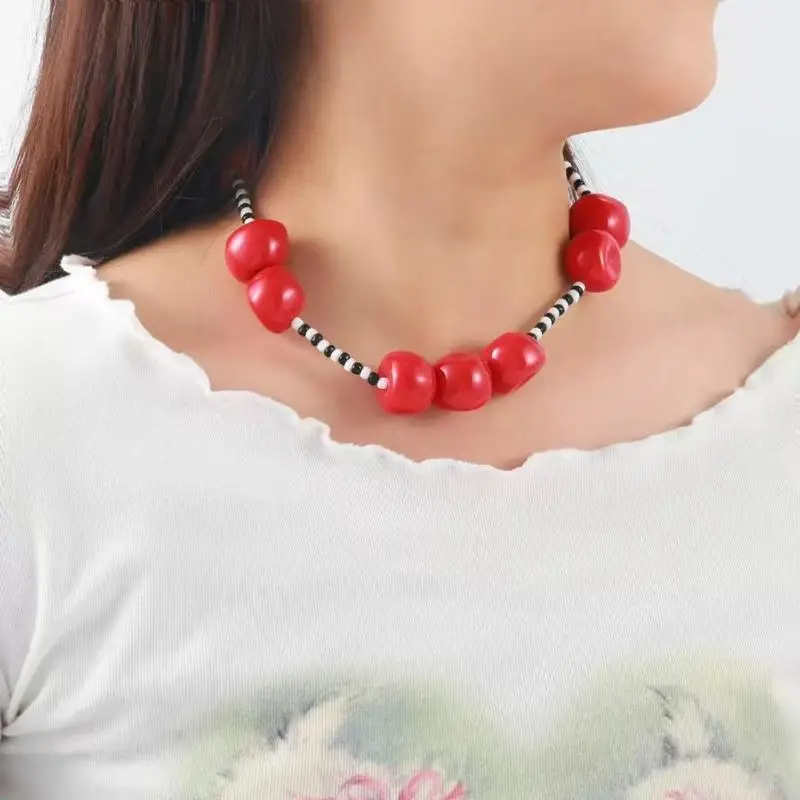 195C Fashionable Peach Collarbone Resin Bead Necklace Versatile Jewelry Gift Ideas for Women All Ages