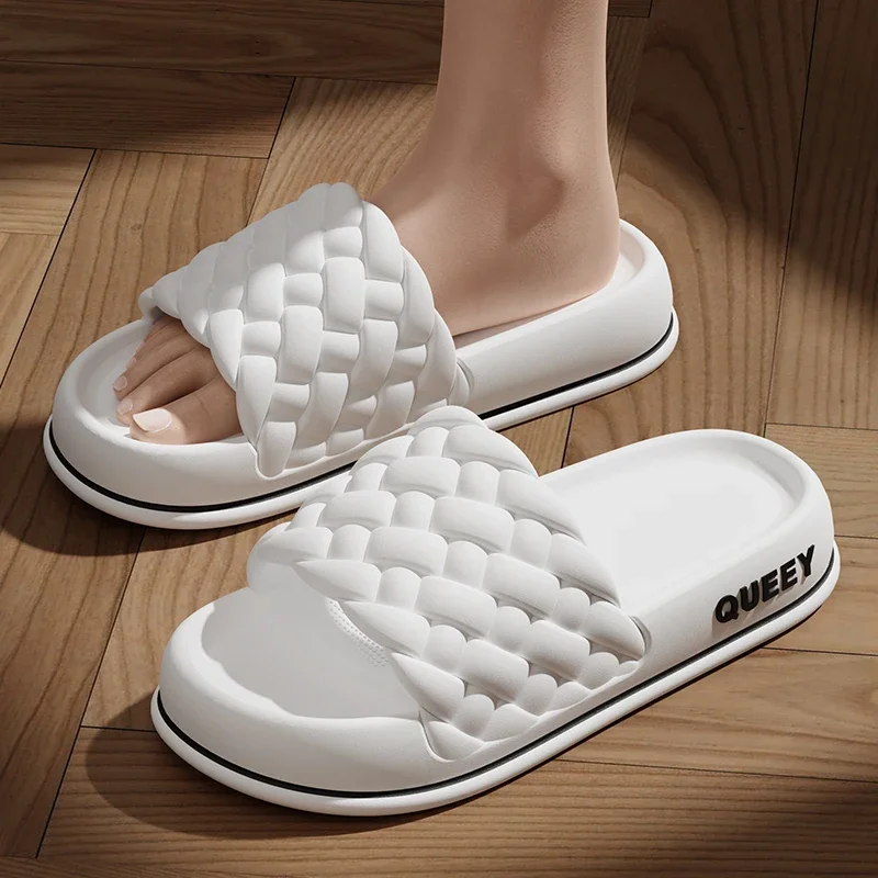 Zapatillas de suela gruesa para mujer, sandalias suaves antideslizantes para baño y playa, zapatos de nube a la moda para verano