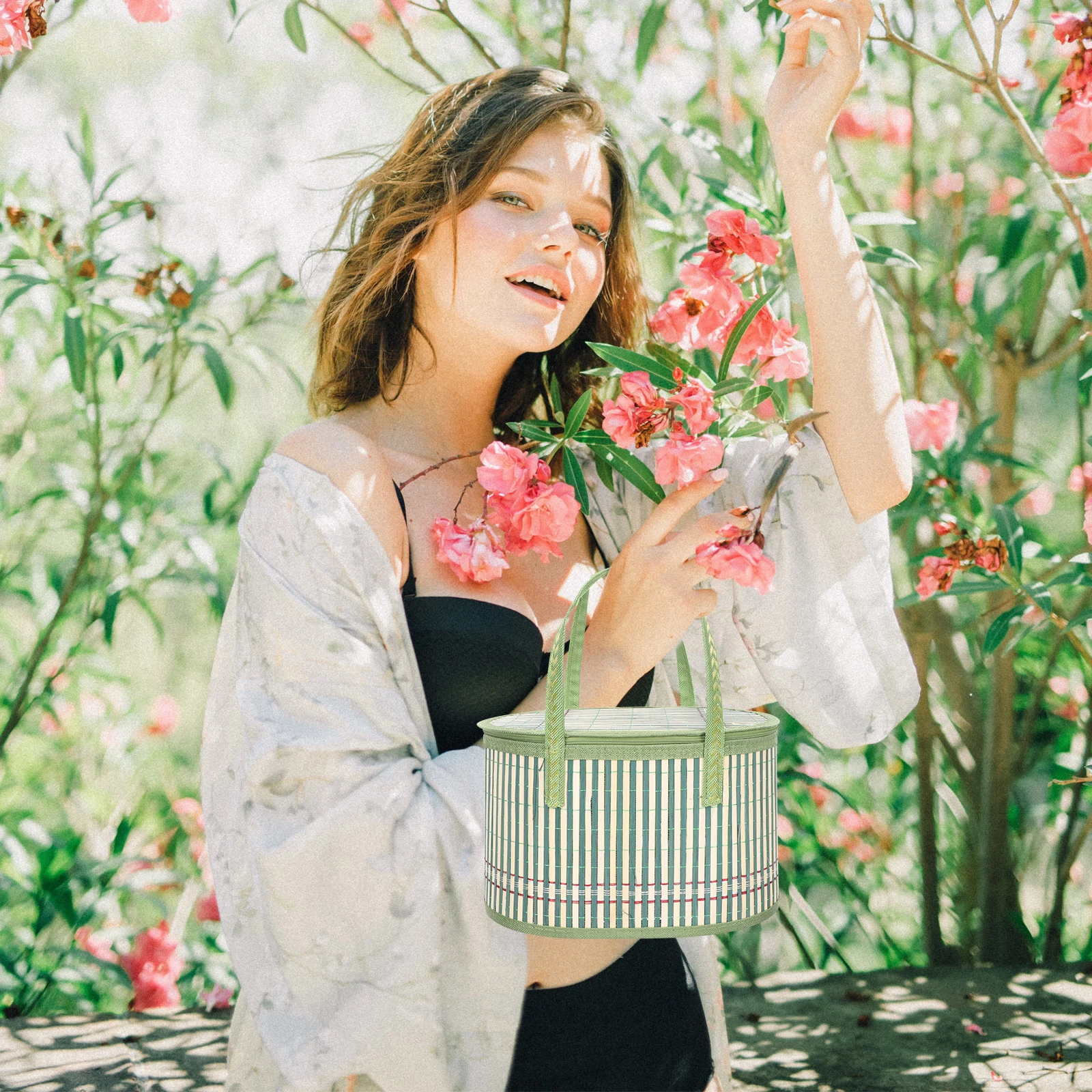 

Hand-Woven Bamboo Basket Wear-Resistant Food Fruit Storage Basket Moon Cake Picnic Home Decor Container