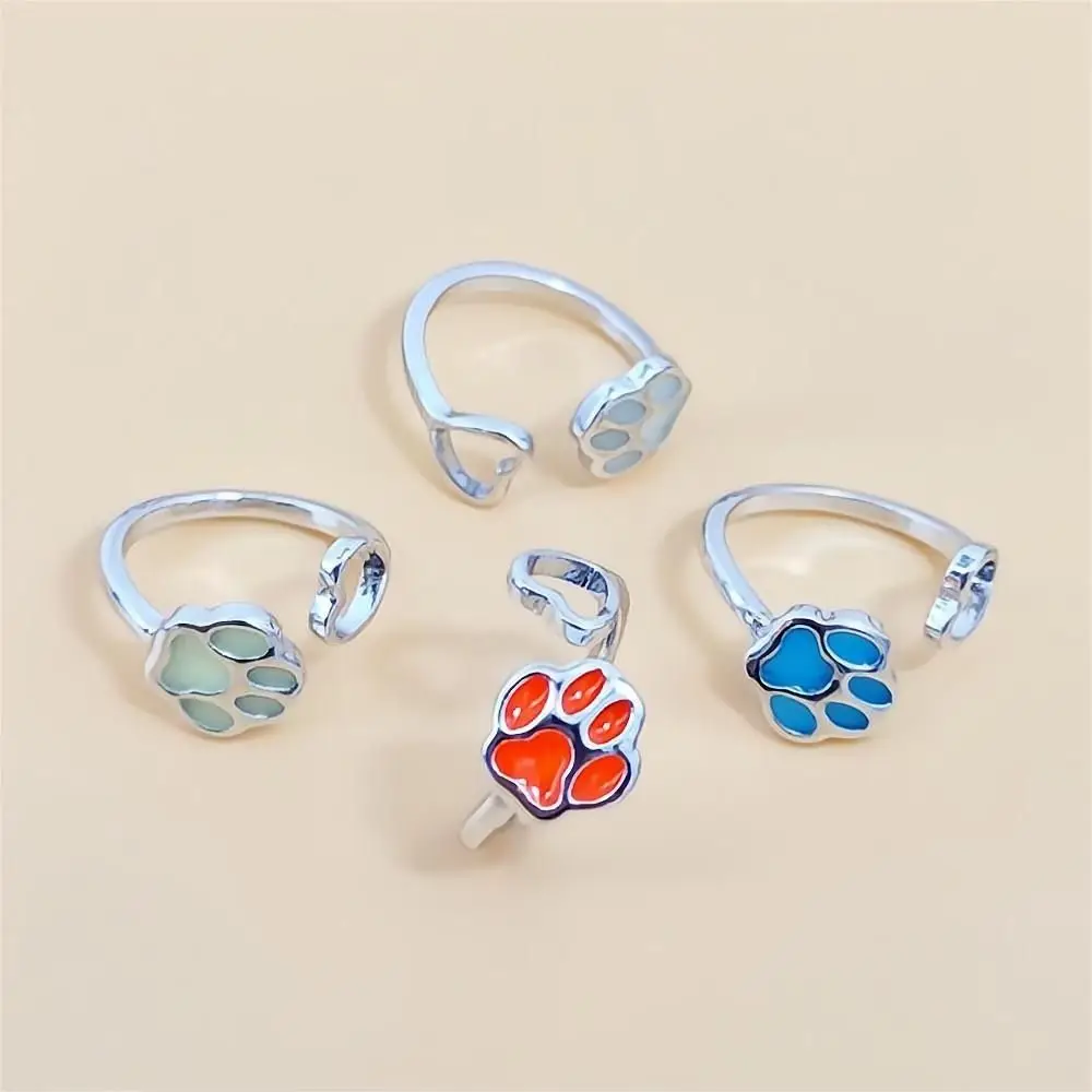 1Pc Luminous Cat Paw Ring Puppy Paw Glowing Finger Ring Adjustable Glow in Dark Hollow Out Heart Ring