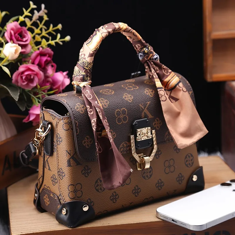 Light luxury brand women's handbag 2025 new autumn and winter high-end designer fashionable shoulder crossbody bag