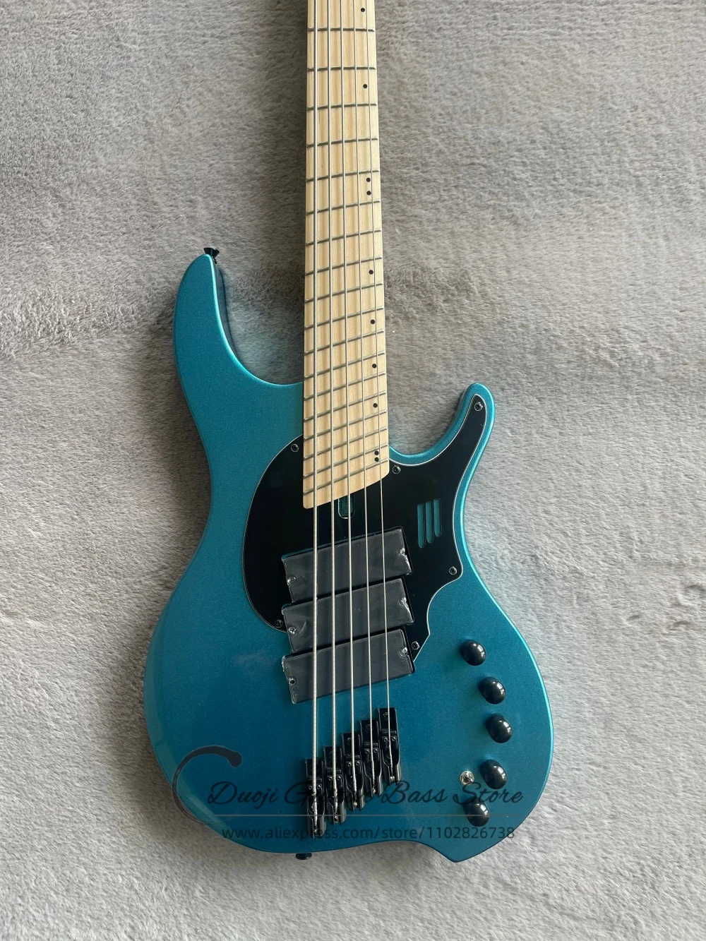 5 Strings Metl Blue Bass Guitar DINGW Body Black Pickguard Maple Fingerboard Fan Frets Active Battery Black Tuners