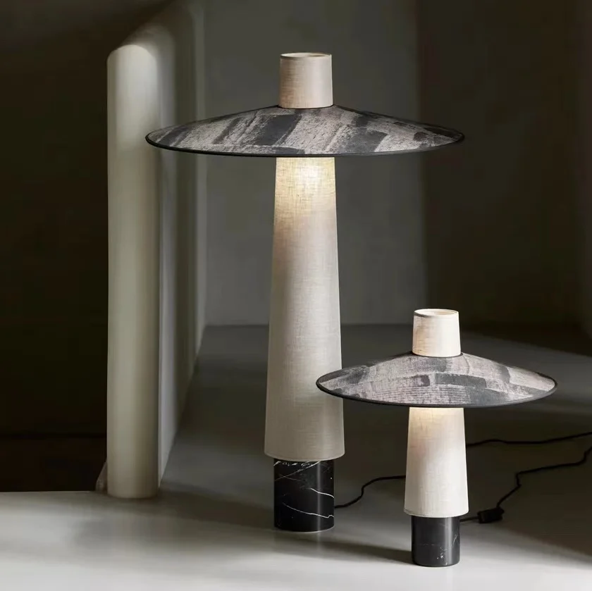 

Современная настольная лампа в стиле легкой роскоши для гостиной и спальни, скандинавский минималистичный креативный декор, прикроватная лампа-зонт