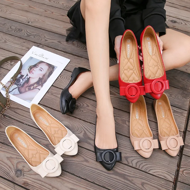 Large Size 46 Casual Lightweight Shallow Mouth Women Shoes Pointed Toe PU Flat Heels Shoes Fashion Metal Decoration Single Shoes