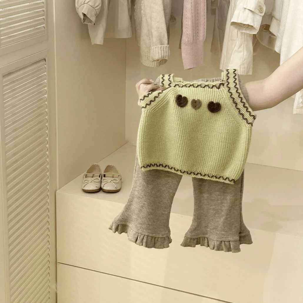 Girls Spring and Autumn Set 2025 New Baby Girl Primer, Wool Vest, Casual Pants Three-piece Set