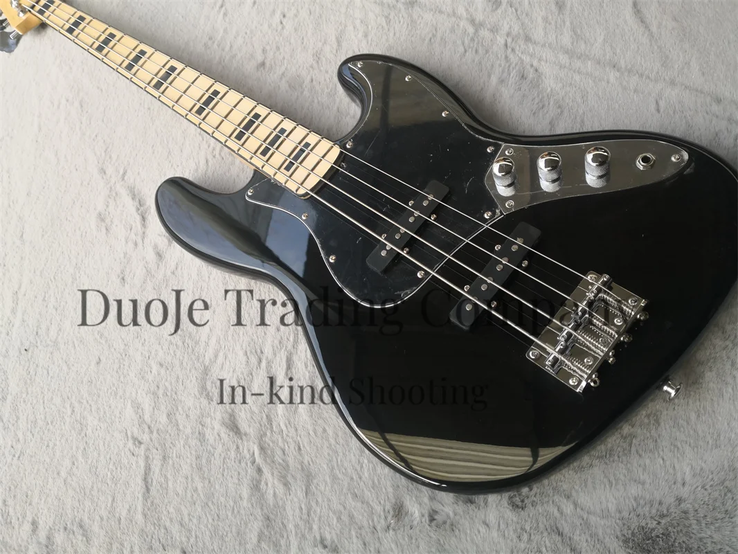 Black electric bass 4-string JAz basswood body Maple fingerboard Black pickup guard Maple neck Chrome hardware support custom