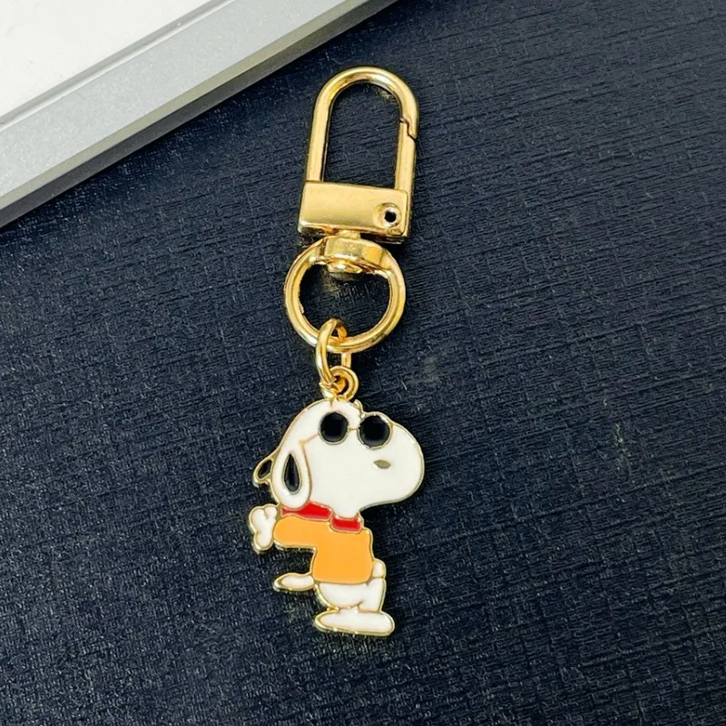 พวงกุญแจโลหะลายการ์ตูนสนูปปี้สุดน่ารัก ฟิกเกอร์อนิเมะ ของสะสมอนิเมะ ของตกแต่งโทรศัพท์มือถือ กระเป๋าเป้สะพายหลัง ของขวัญ